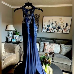 Beautiful formal dress size 13